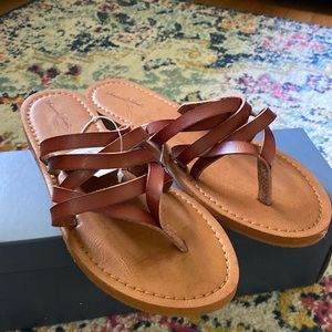 Universal Threads strappy flat sandals size 8.5